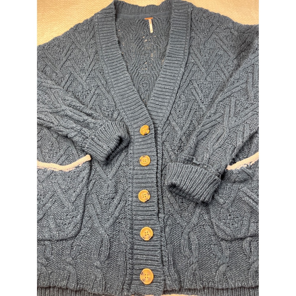 Free People‎ Obsidian Chunky Oversized Cable Knit Button Front Cardigan Size Sm - Picture 2 of 8